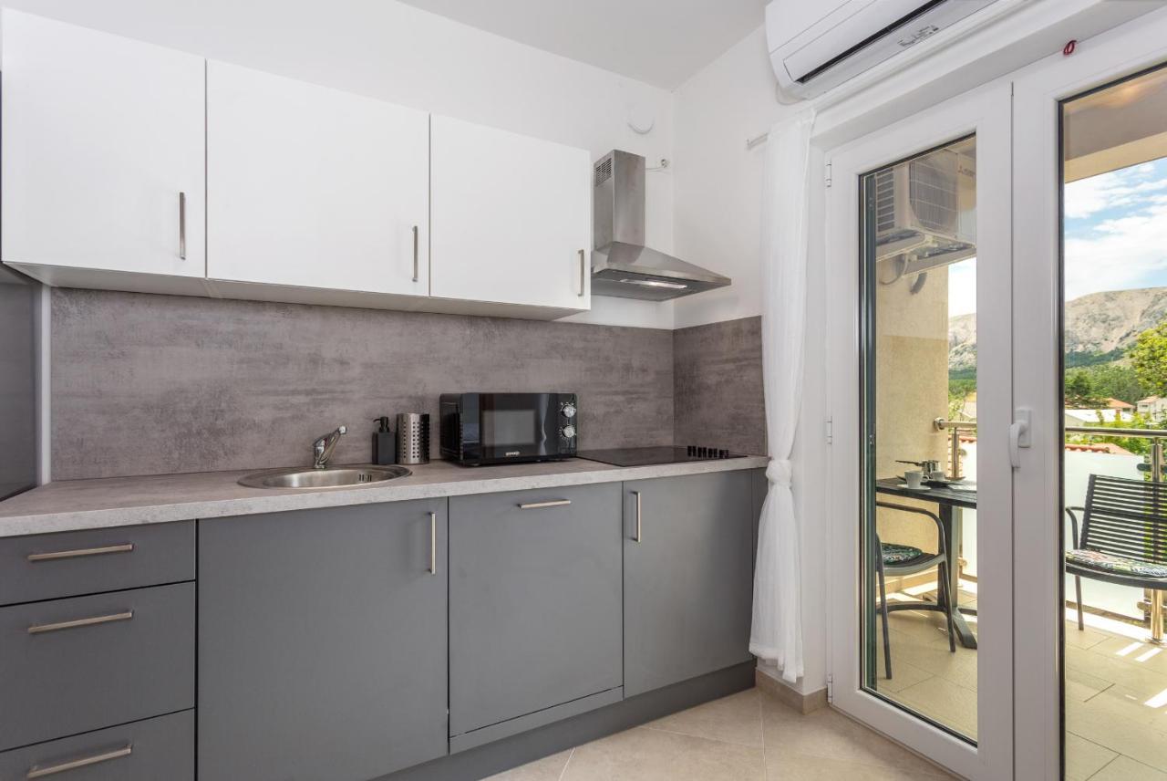 Divine Apartments บัชกา ภายนอก รูปภาพ