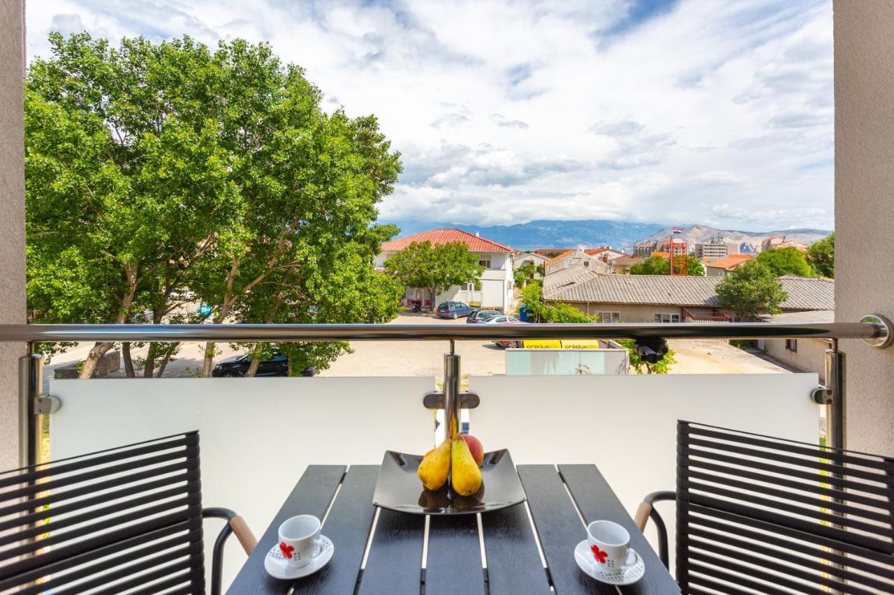 Divine Apartments บัชกา ภายนอก รูปภาพ