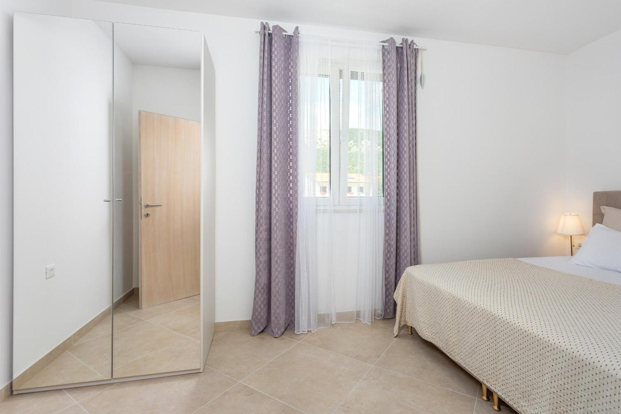 Divine Apartments บัชกา ภายนอก รูปภาพ