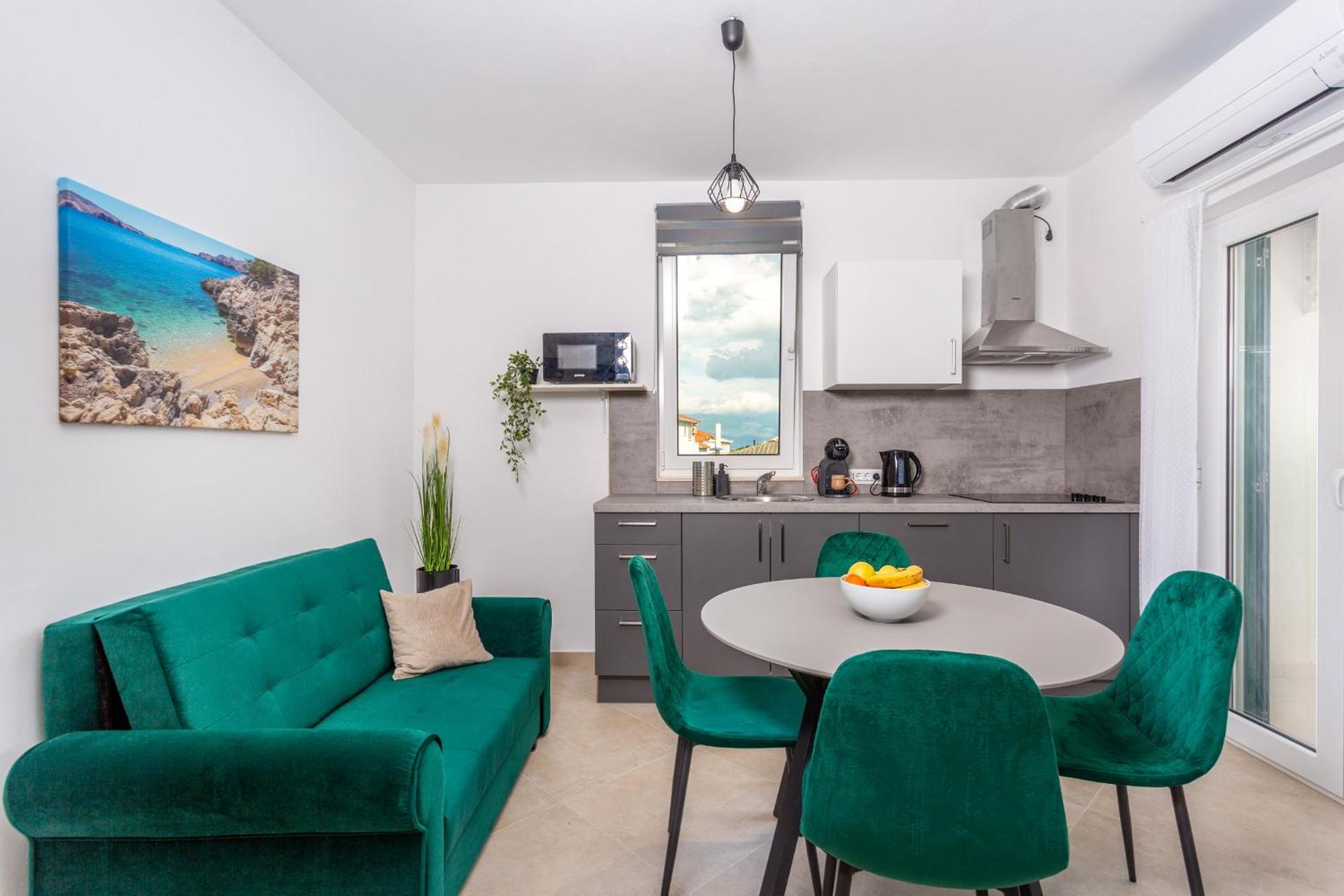 Divine Apartments บัชกา ภายนอก รูปภาพ