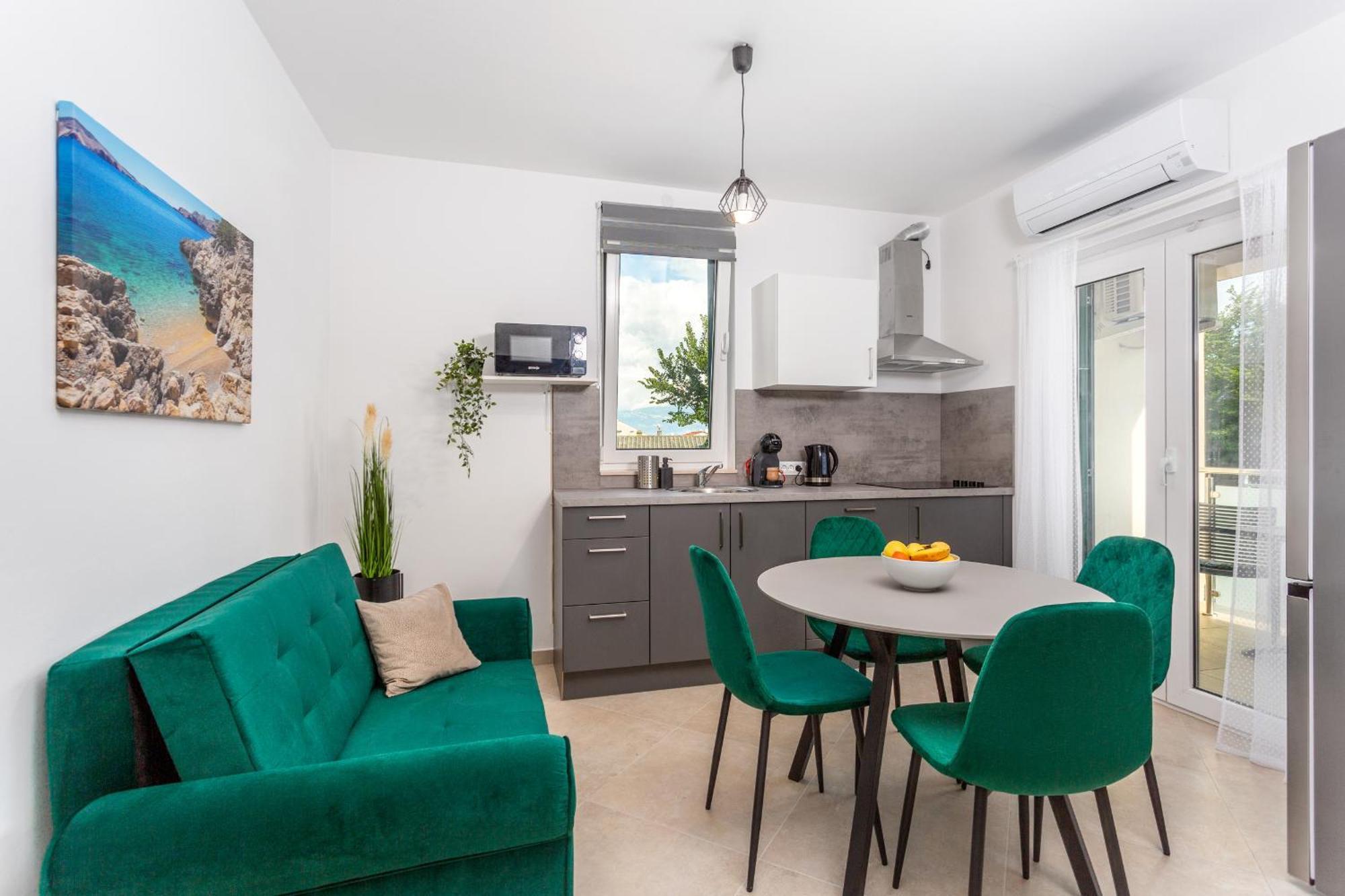Divine Apartments บัชกา ภายนอก รูปภาพ
