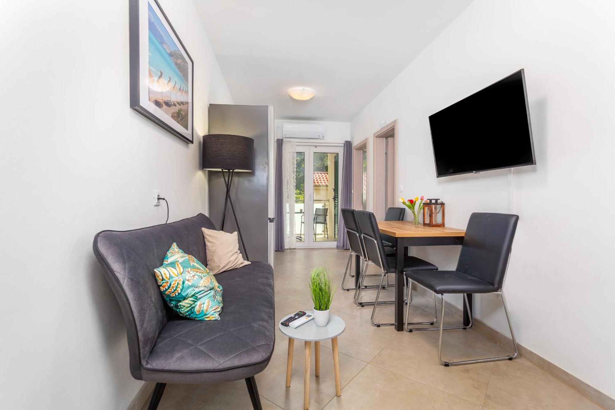 Divine Apartments บัชกา ภายนอก รูปภาพ