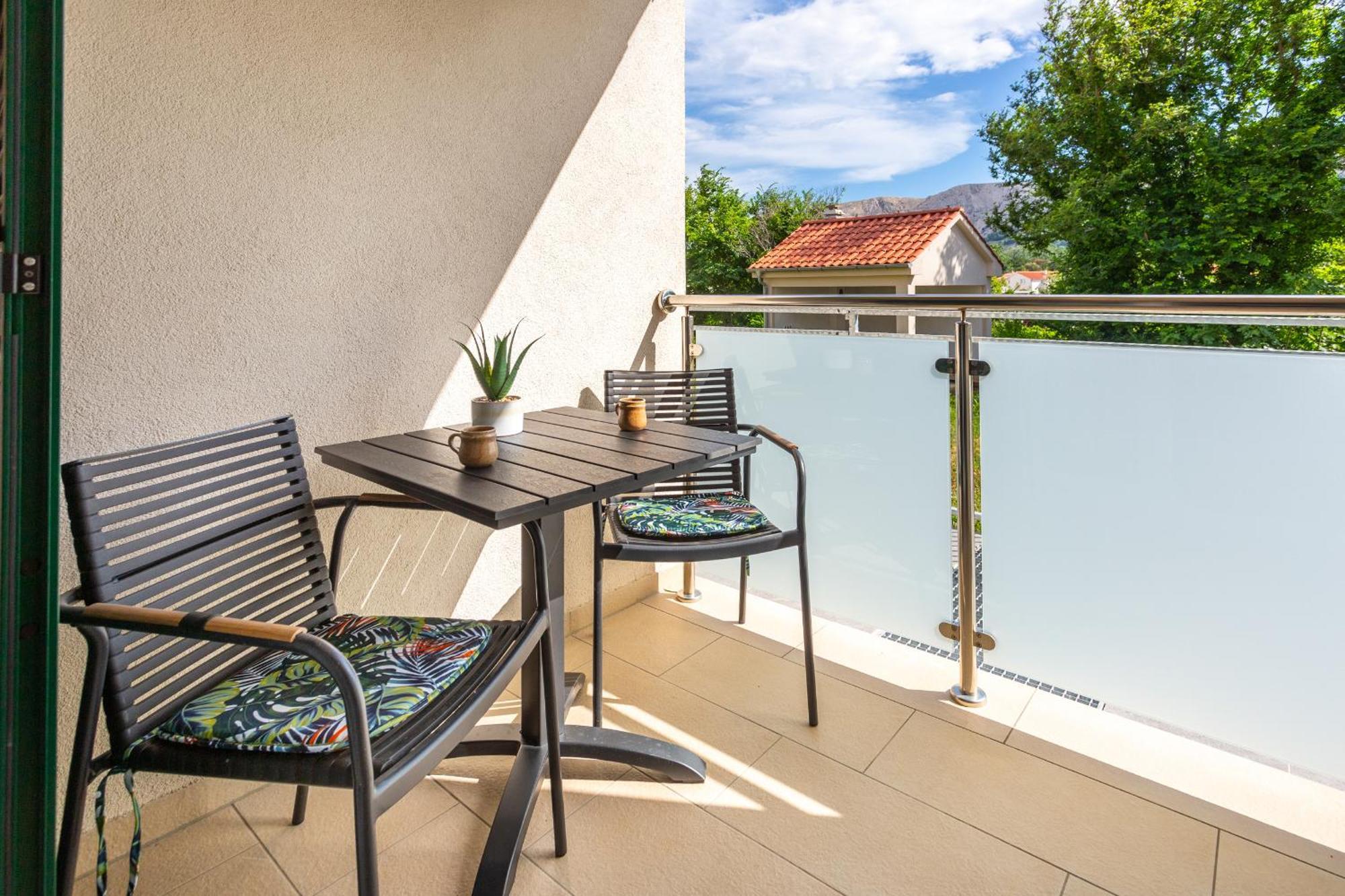 Divine Apartments บัชกา ภายนอก รูปภาพ